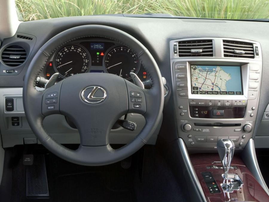  Lexus IS350 2005 года  (фото 44 из 82)